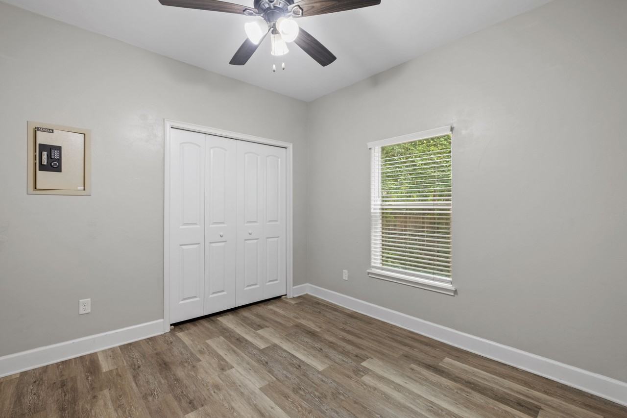 25726 Sw 19th Ave #1 - Photo 5 of 16