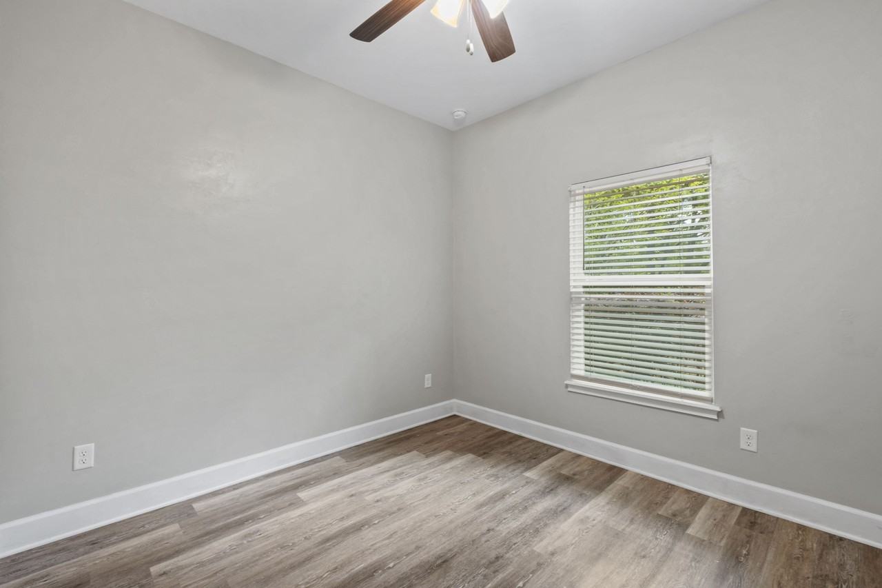 25726 Sw 19th Ave #1 - Photo 7 of 16