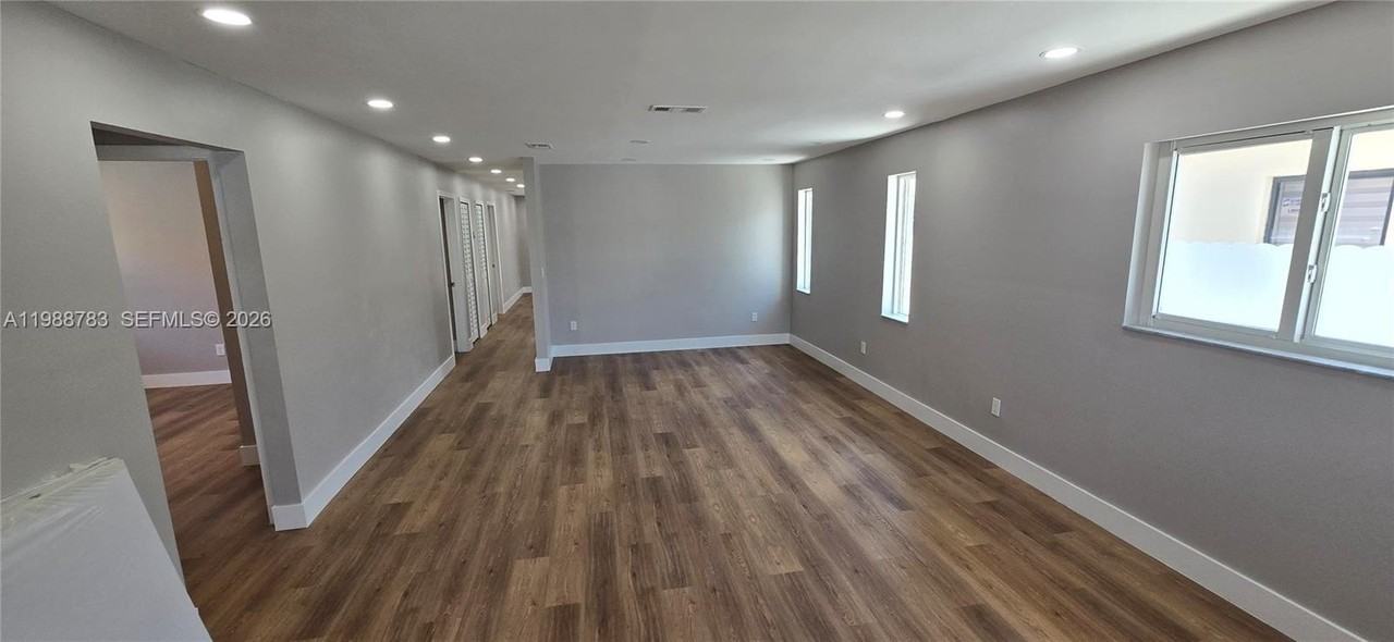 191 Nw 60th Ave #0 - Photo 3 of 20