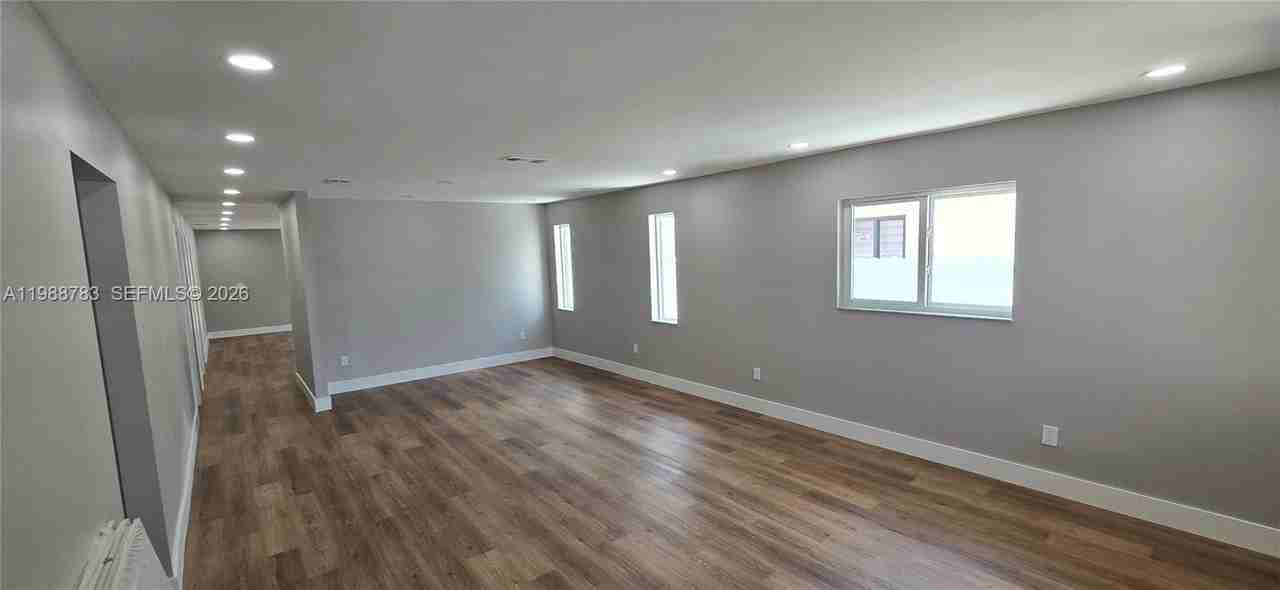 191 Nw 60th Ave #0 - Photo 4 of 20
