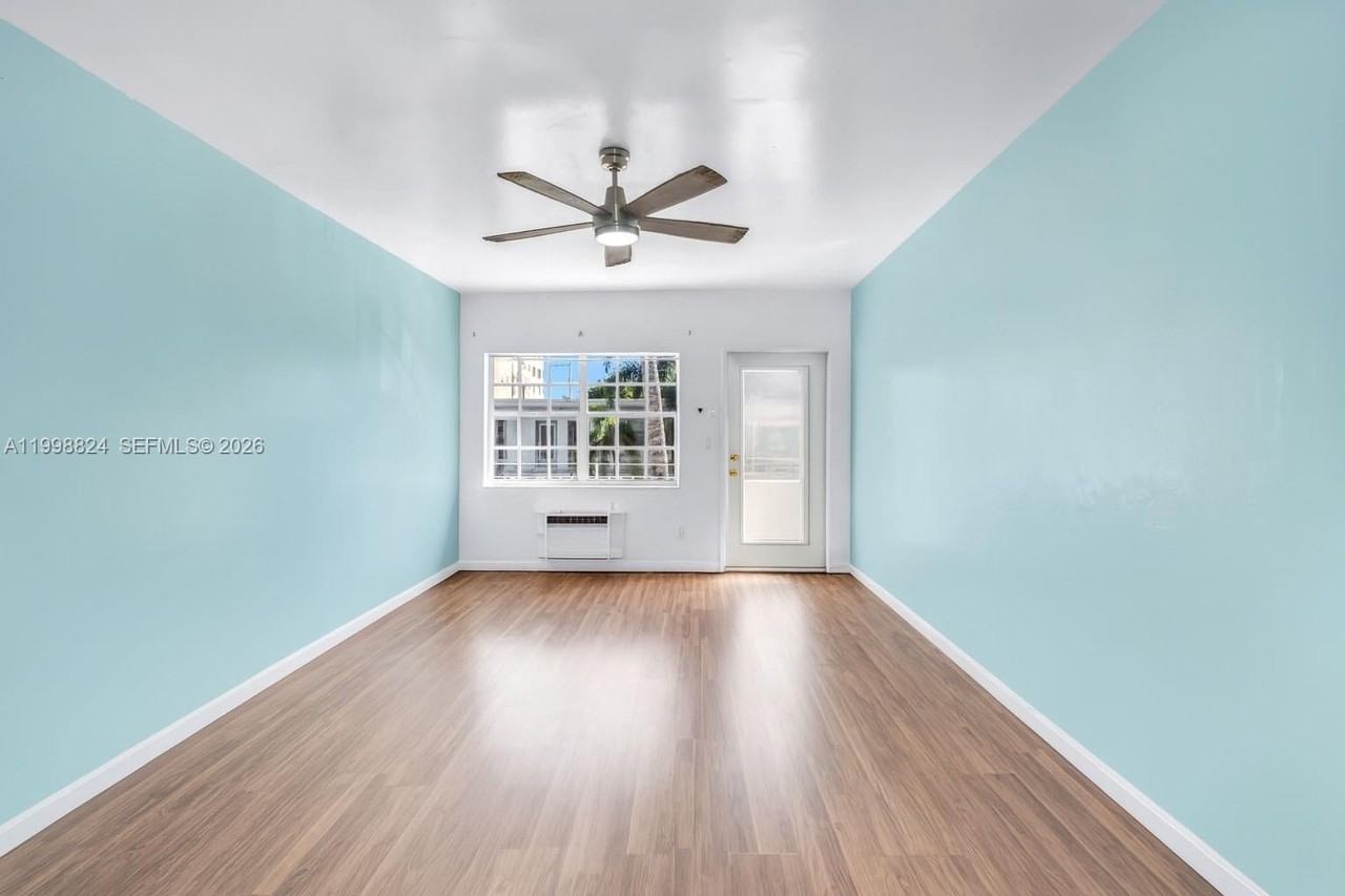 635 8th St #205 - Photo 5 of 33