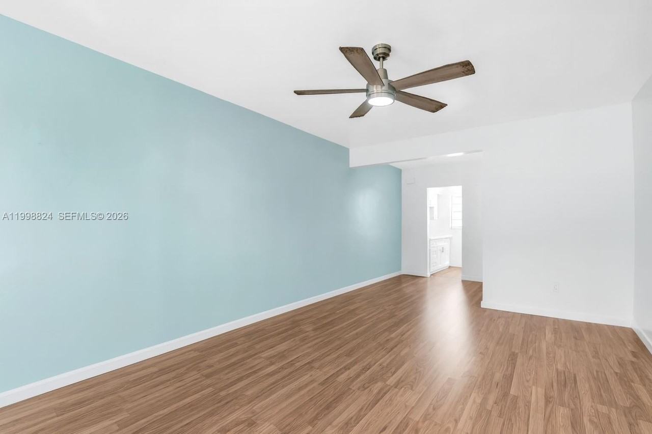635 8th St #205 - Photo 6 of 33