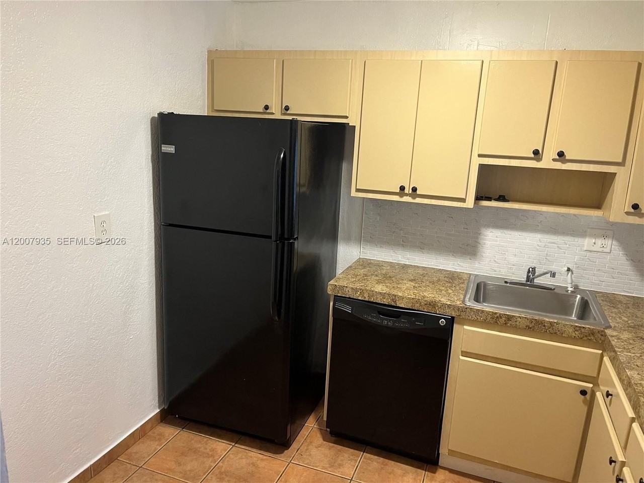 10525 Sw 112th Ave #114 - Photo 6 of 16