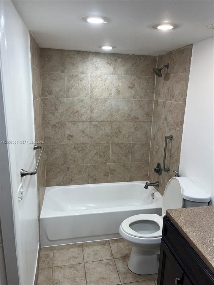 10525 Sw 112th Ave #114 - Photo 7 of 16