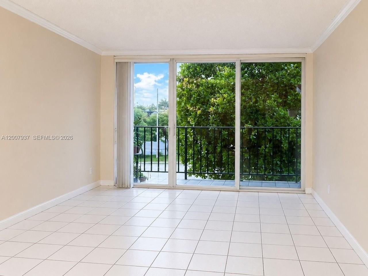 310 Fontainebleau Blvd #406 - Photo 2 of 9