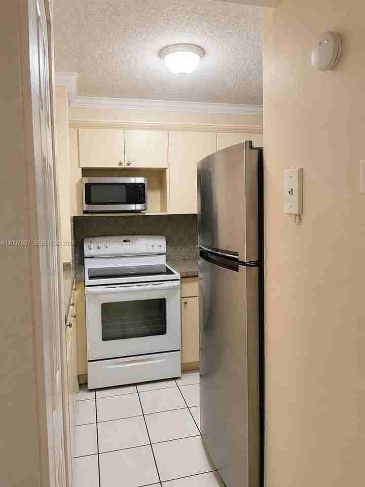 310 Fontainebleau Blvd #406 - Photo 5 of 9