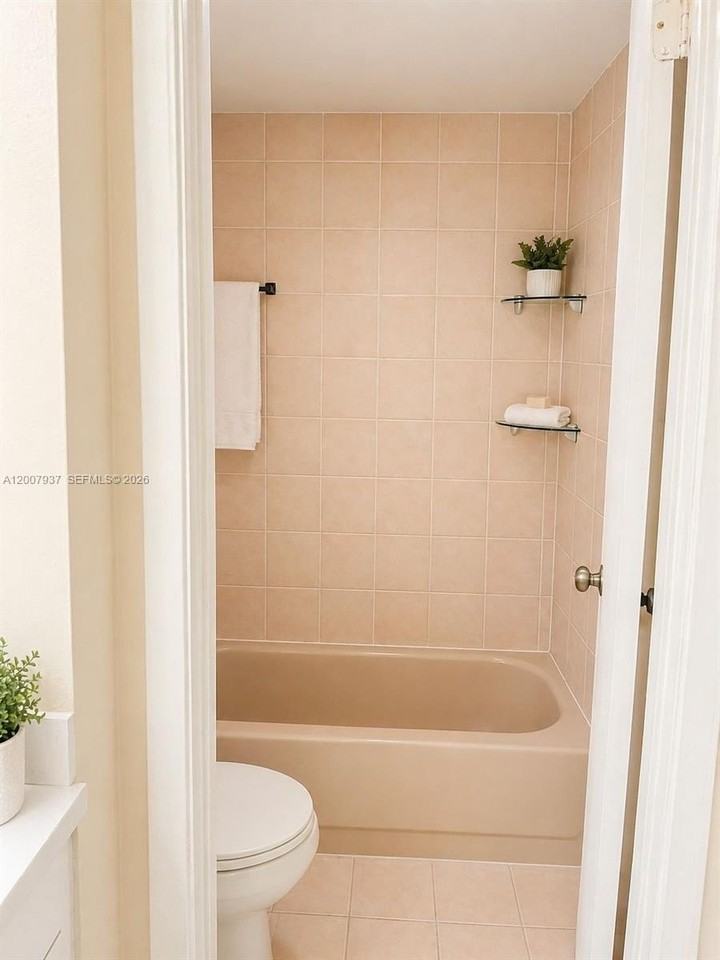 310 Fontainebleau Blvd #406 - Photo 6 of 9