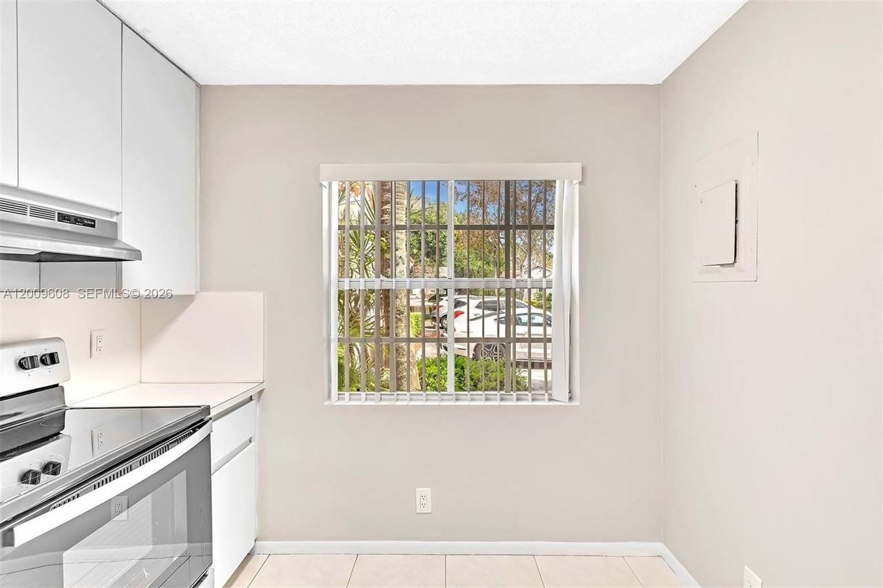 1439 Springside Dr #1439 - Photo 6 of 43