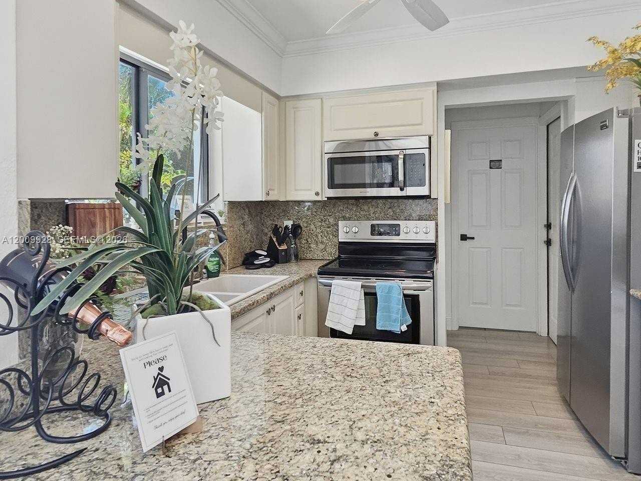 5001 Ne 23rd Ave #5001 - Photo 6 of 23