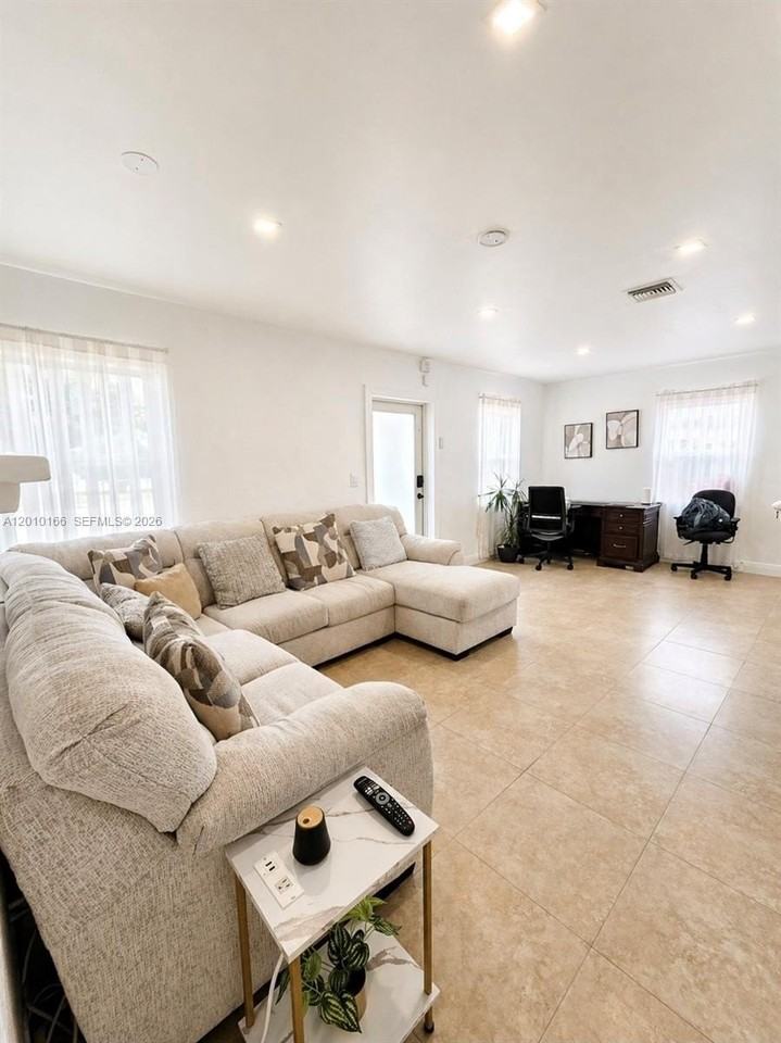 15121 Nw 29th Ave #0 - Photo 6 of 23