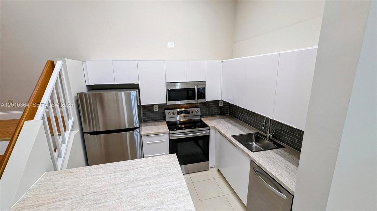 9179 Sw 138th Pl #9179 - Photo 4 of 29