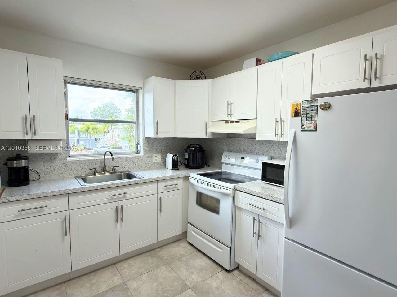 5112 Hollywood Blvd #21 - Photo 7 of 12