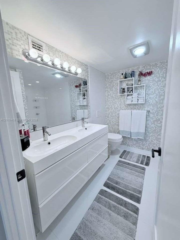 1901 Brickell Ave - Photo 6 of 13
