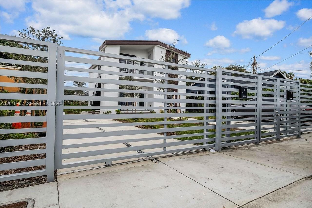 763 Nw 80th St #B - Photo 2 of 24