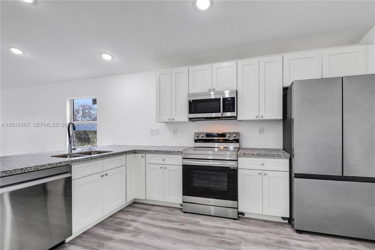 763 Nw 80th St #B - Photo 3 of 24