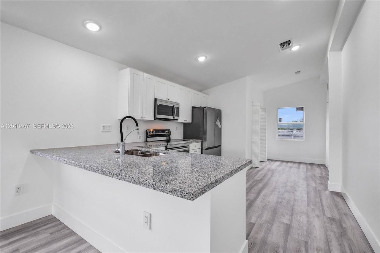 763 Nw 80th St #B - Photo 4 of 24