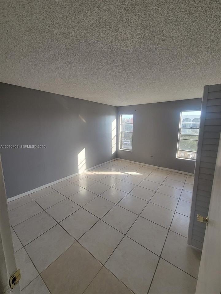 2800 Nw 56th Ave #H403 - Photo 7 of 14