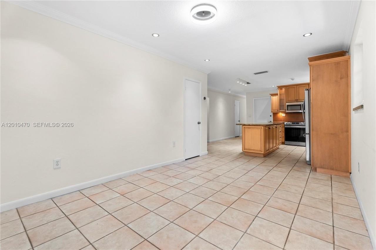 5520 San Vicente St - Photo 7 of 18