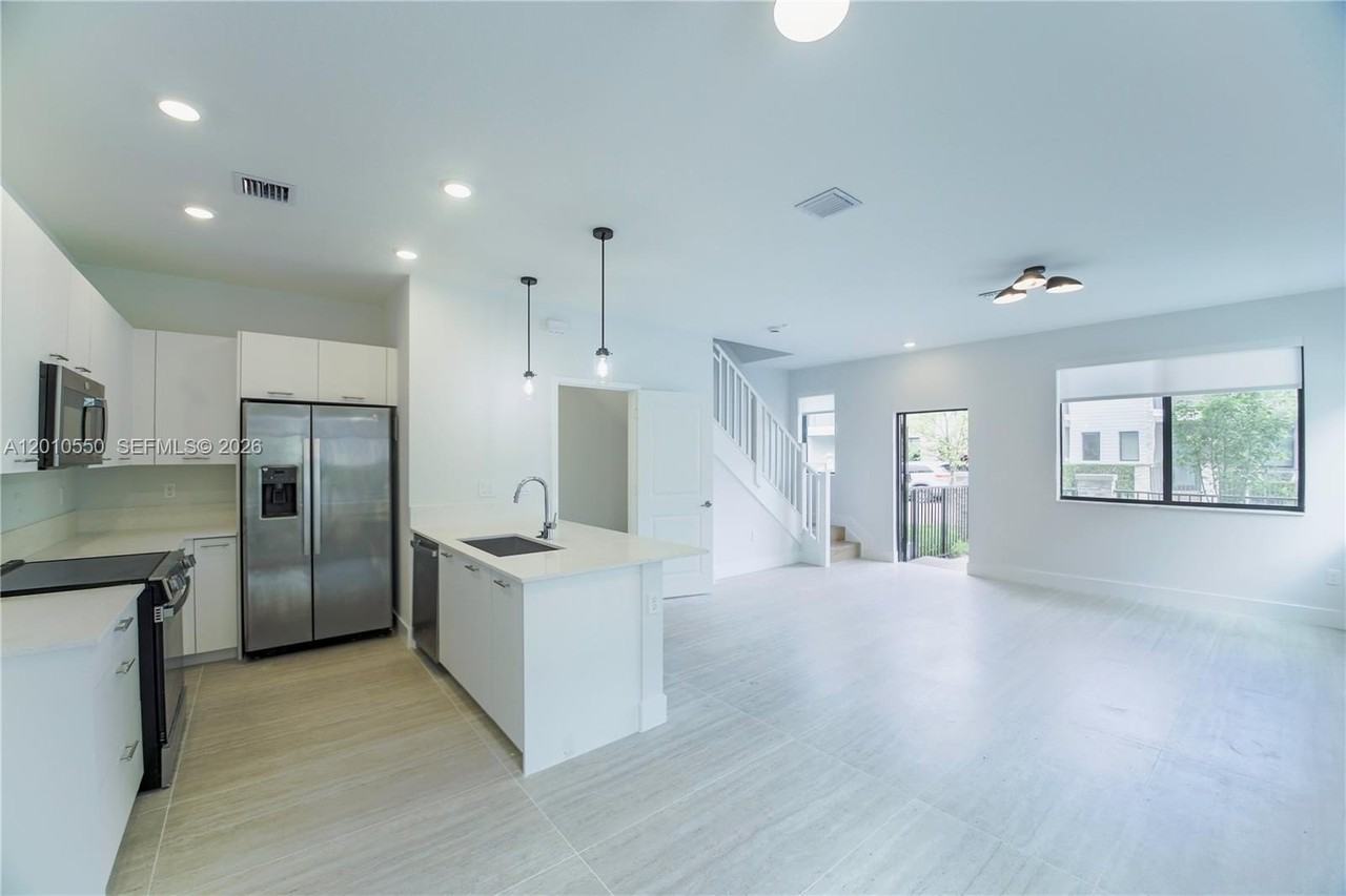 8370 Nw 49th St #8370 - Photo 7 of 50