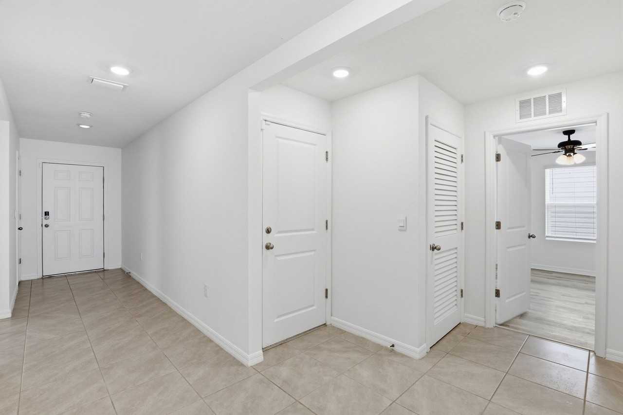 2145 Nw 247th Dr - Photo 2 of 31