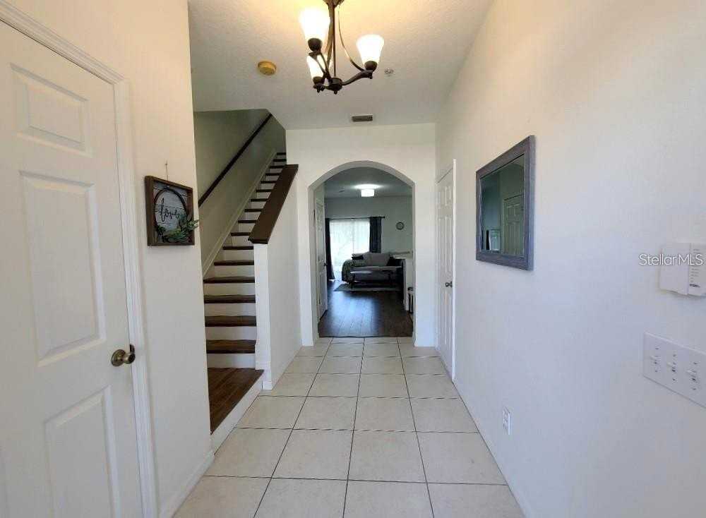 3936 Yellowstone Cir - Photo 5 of 32