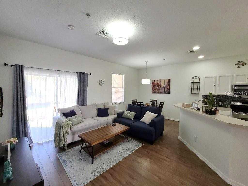 3936 Yellowstone Cir - Photo 7 of 32