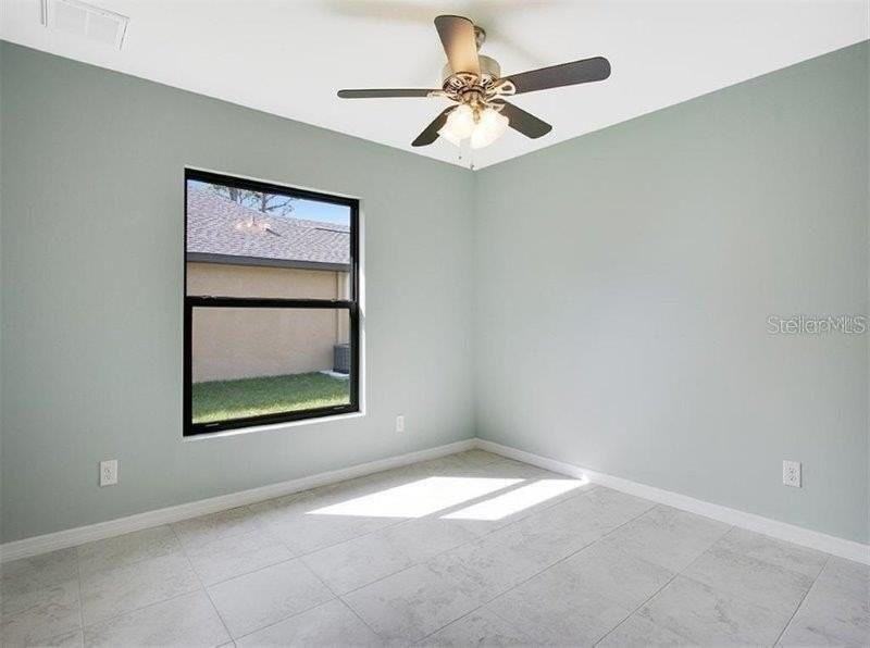 17121 Thompson Ave - Photo 5 of 19
