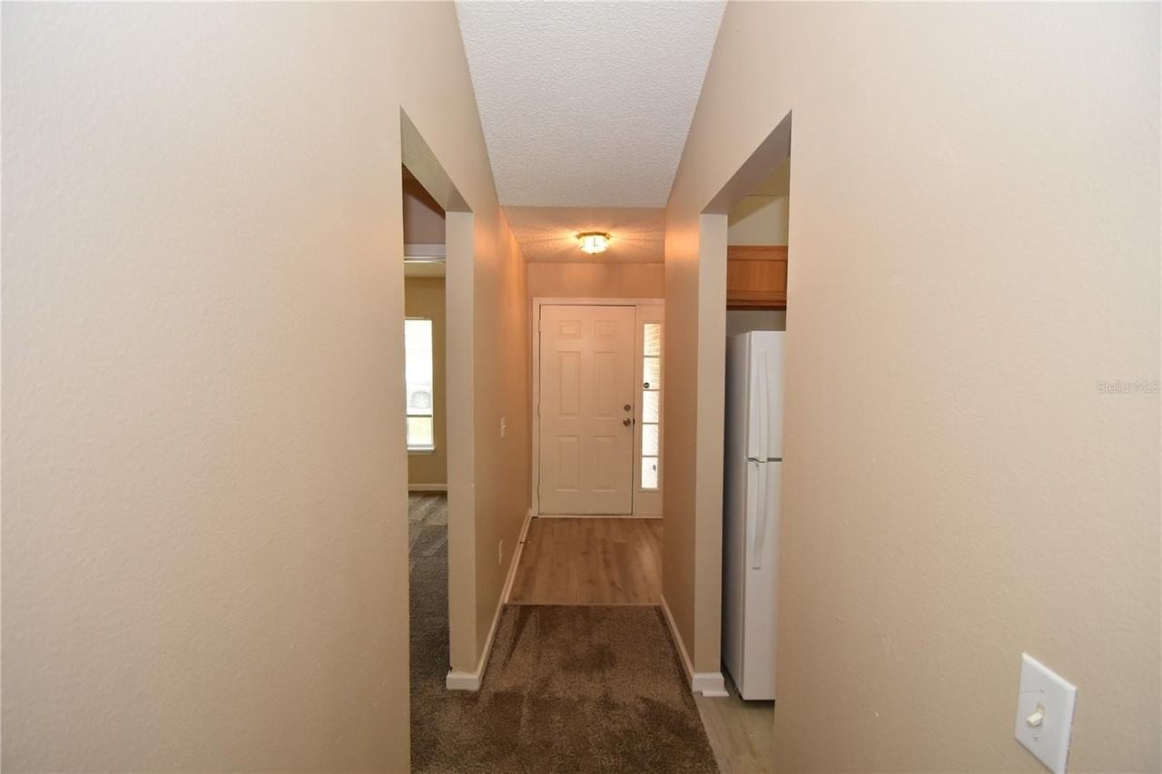 35 Regent Ln #B - Photo 3 of 34