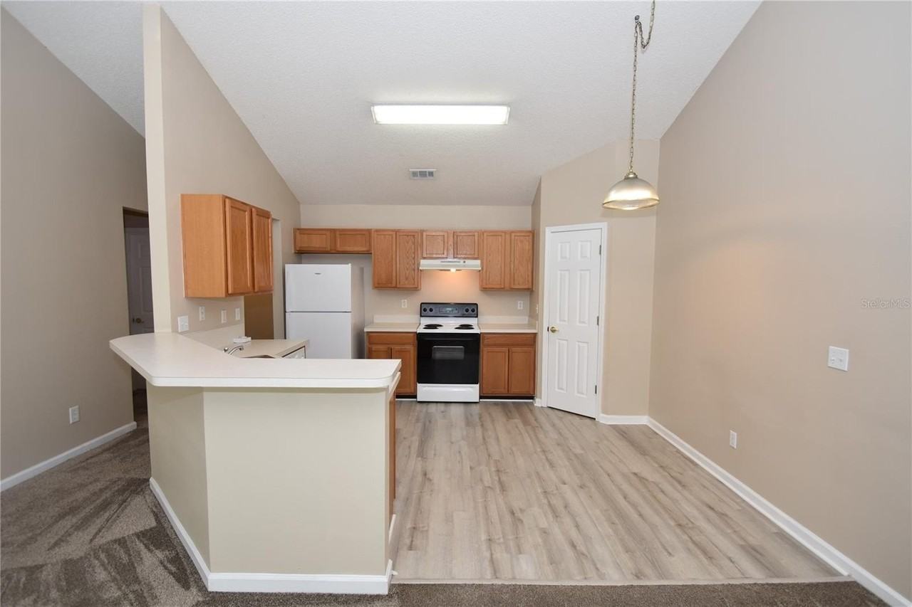 35 Regent Ln #B - Photo 5 of 34