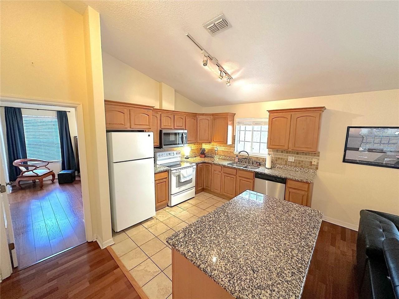 8108 Sw 65th Ln - Photo 6 of 25