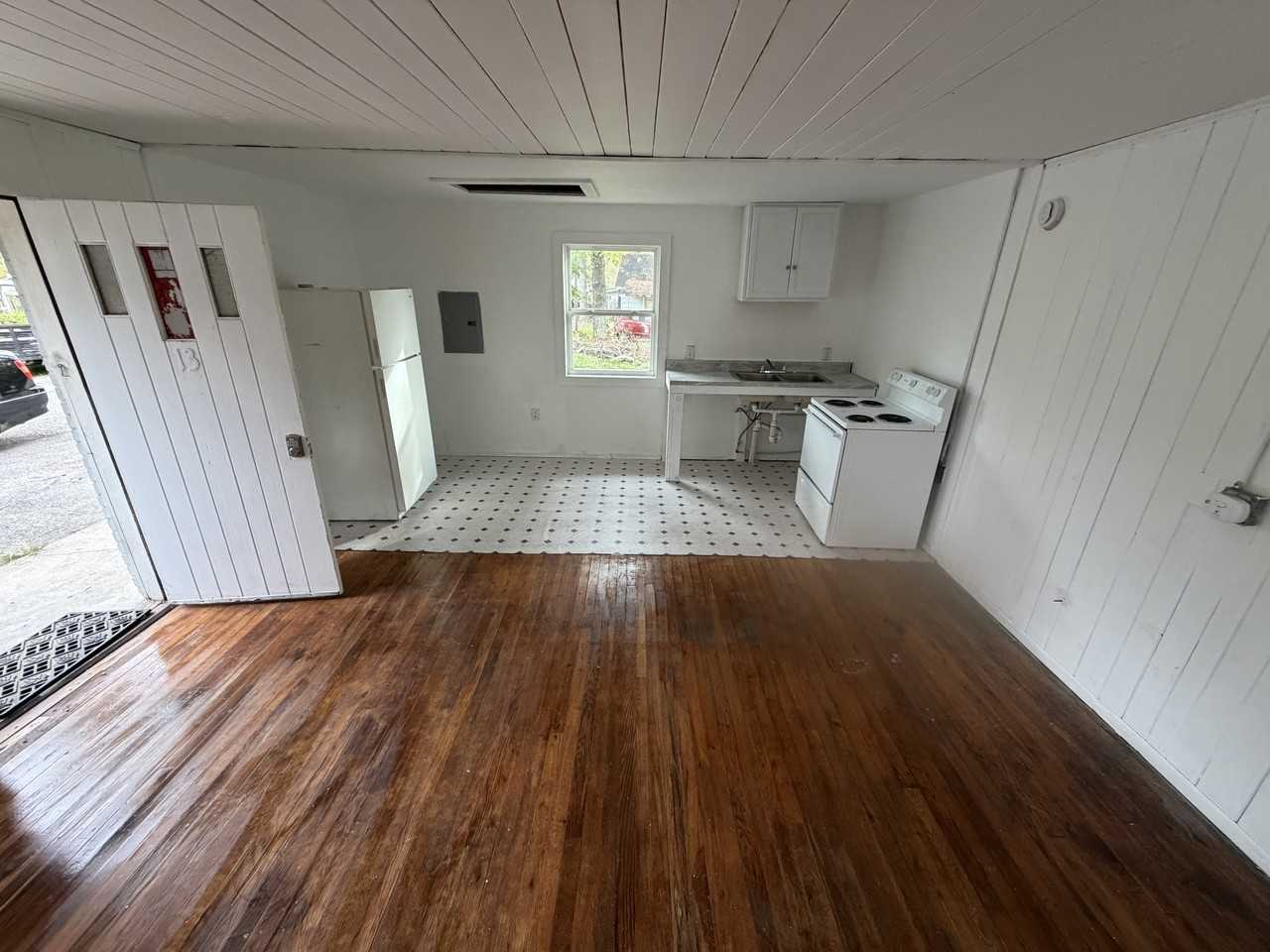 1507 Greenville Hwy #1 - Photo 2 of 9