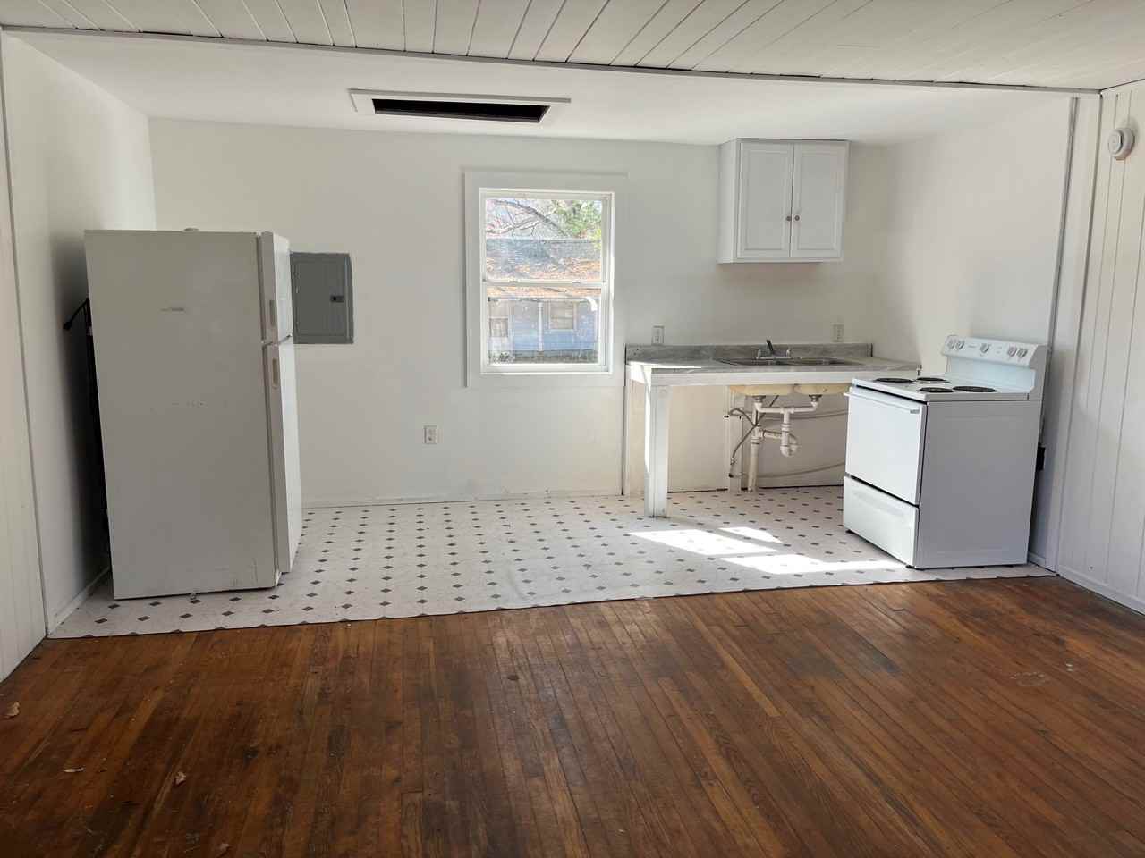 1507 Greenville Hwy #1 - Photo 3 of 9