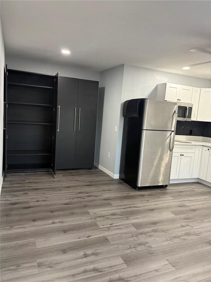 500 Montana Ave - Photo 5 of 19