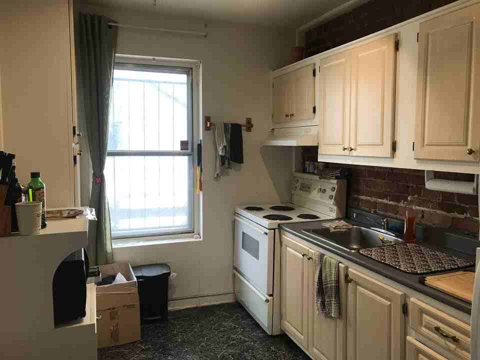 1455 Rue Chomedey, Montreal - Photo 2 of 12