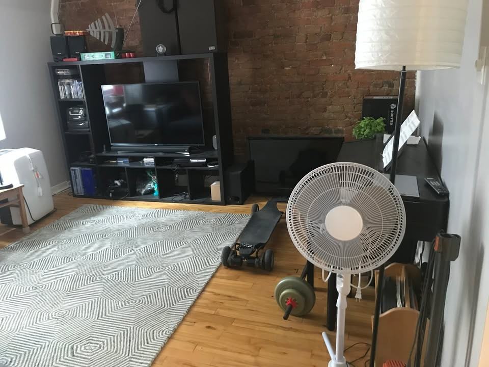 1455 Rue Chomedey, Montreal - Photo 3 of 12