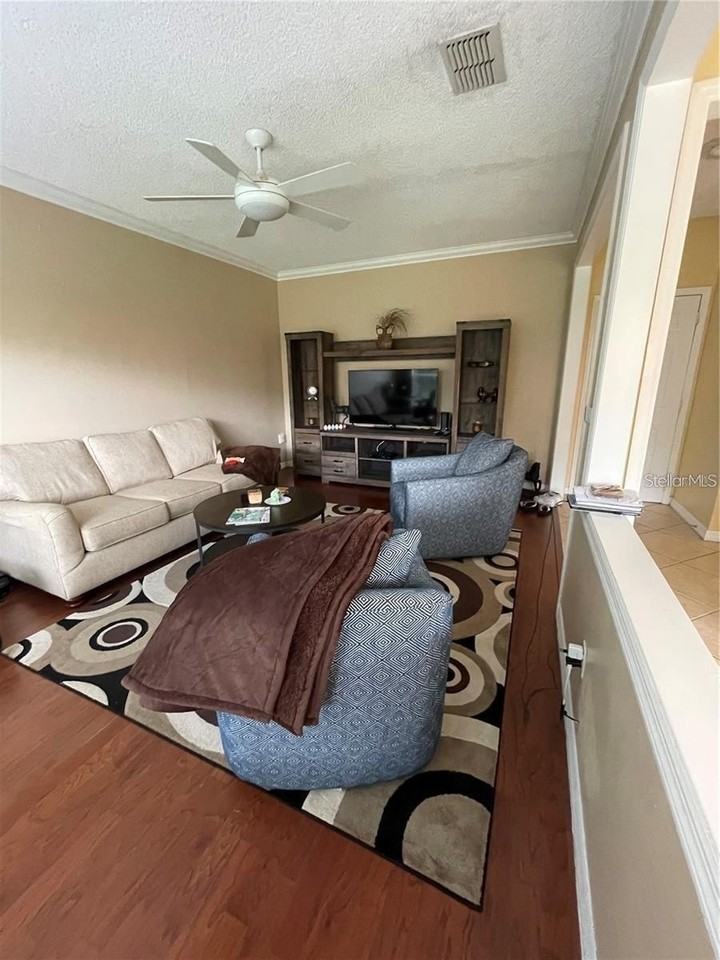 3537 Moss Pointe Pl - Photo 3 of 28