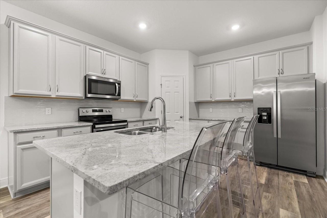 2433 Firstlight Way - Photo 4 of 33