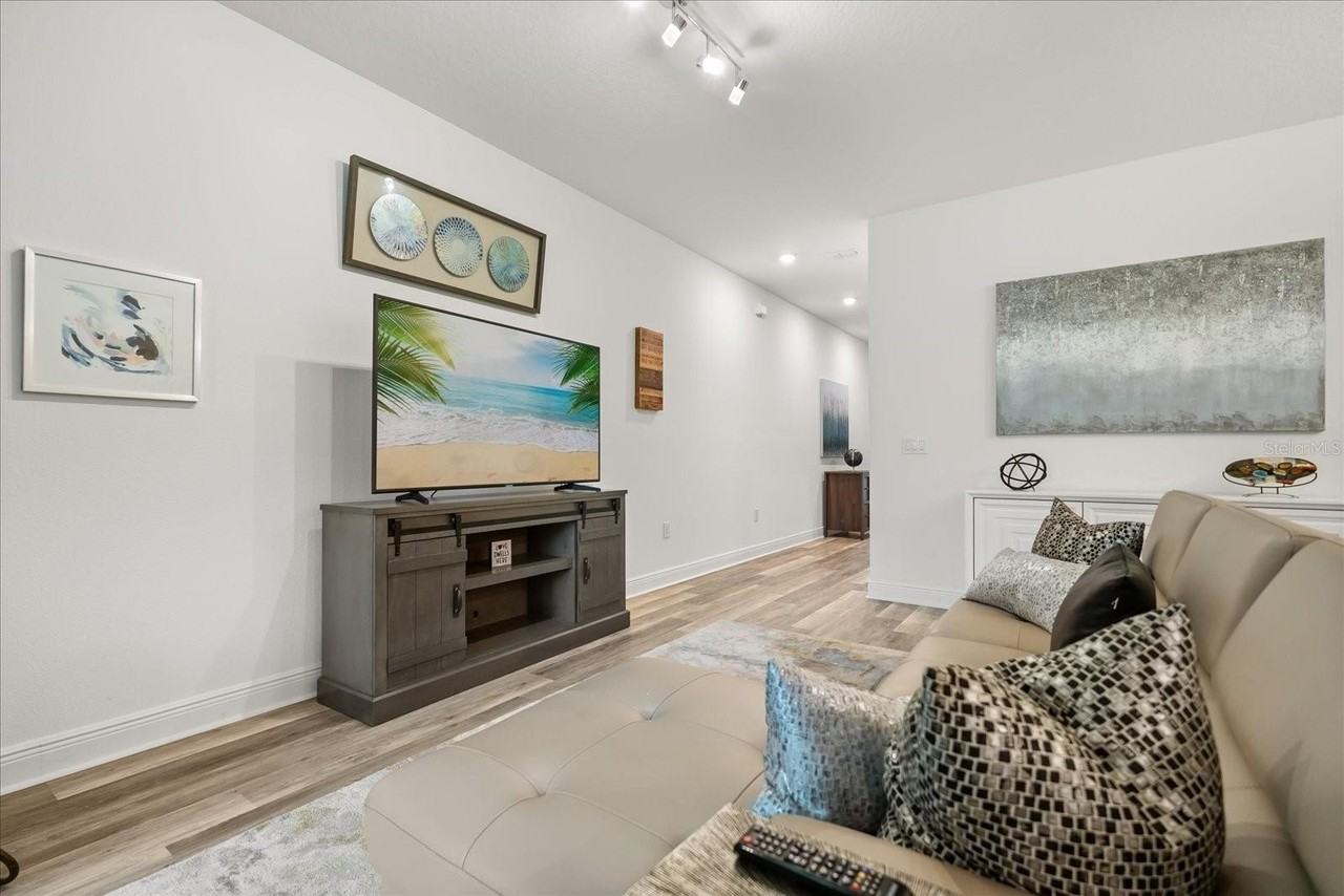 2433 Firstlight Way - Photo 7 of 33