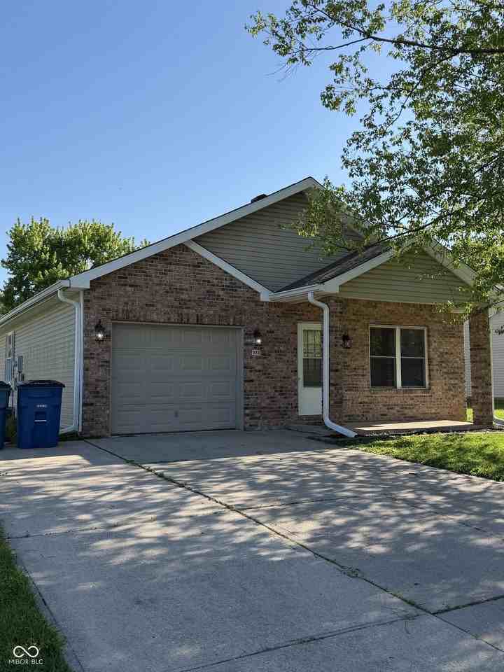 928 Golden Ct - Photo 3 of 6