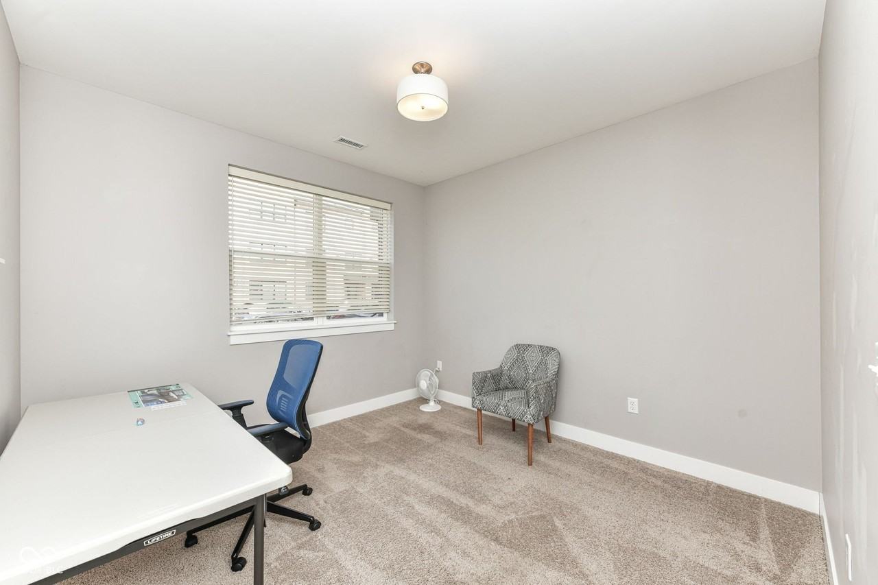 2579 Filson St - Photo 6 of 36