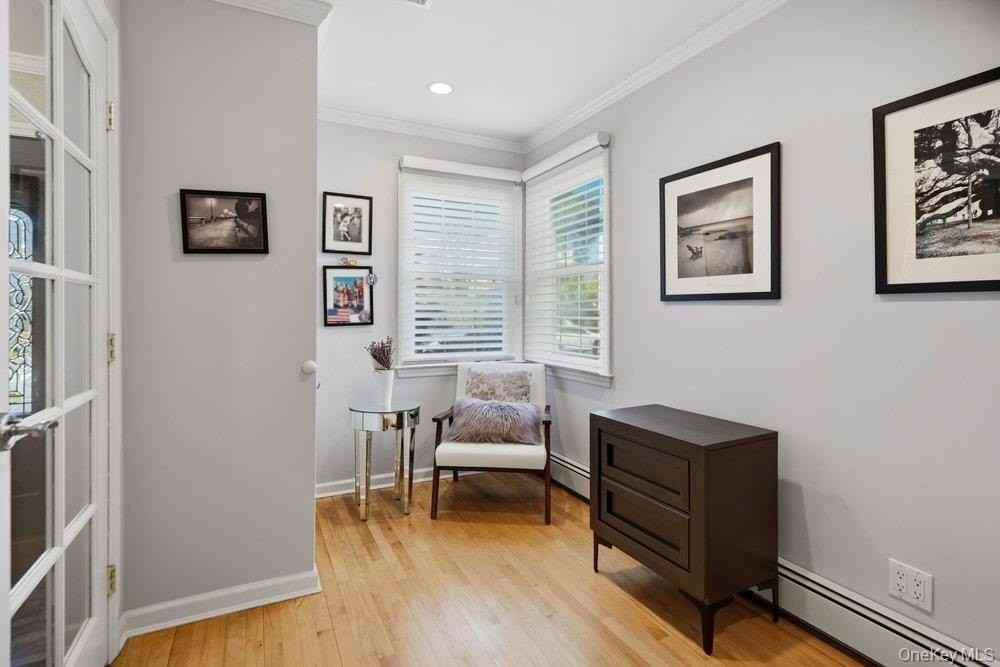 296 Euston Rd S - Photo 5 of 29