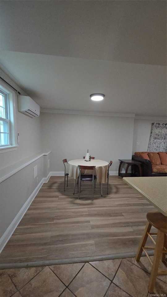 112 Ulster Ave - Photo 2 of 4
