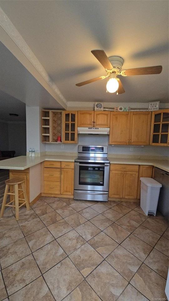112 Ulster Ave - Photo 3 of 4