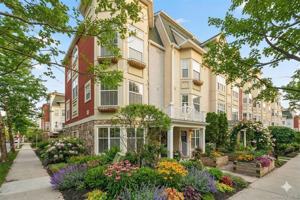 featured image of 2 Leeward Dr