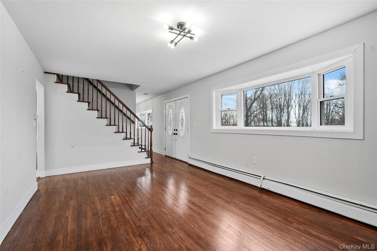57 School Rd - Photo 5 of 33