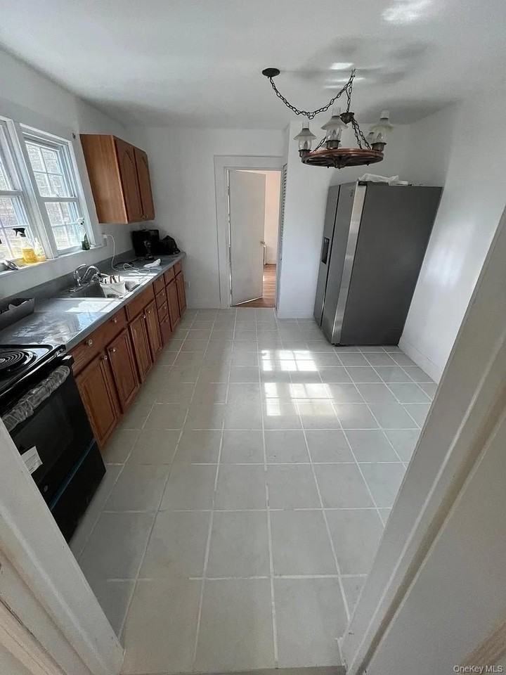 98 New Paltz Rd #A - Photo 5 of 6