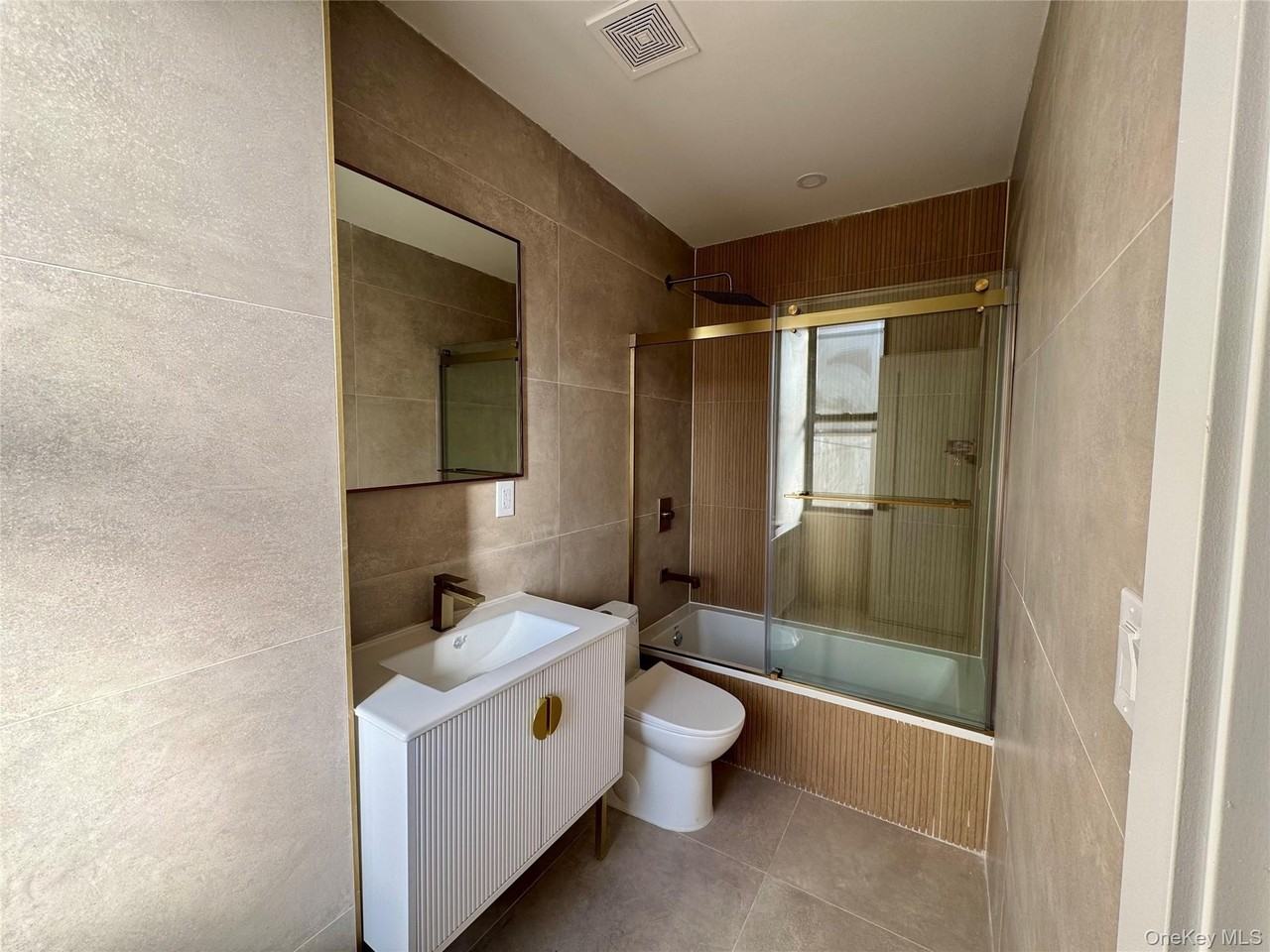 315 Riverside Blvd #1 - Photo 4 of 9