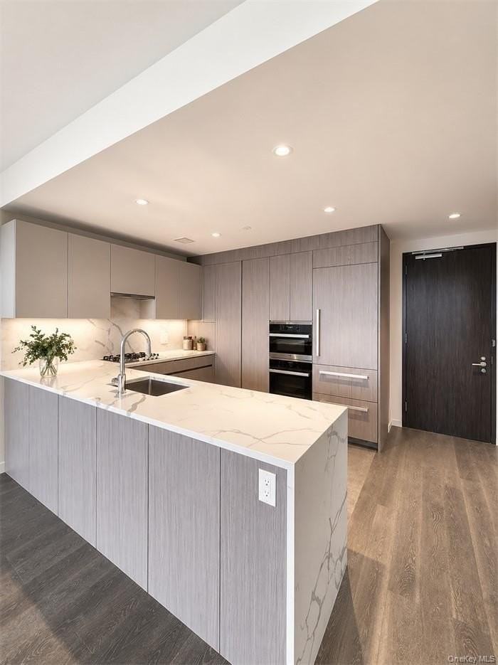 13336 37th Ave #6E - Photo 3 of 16