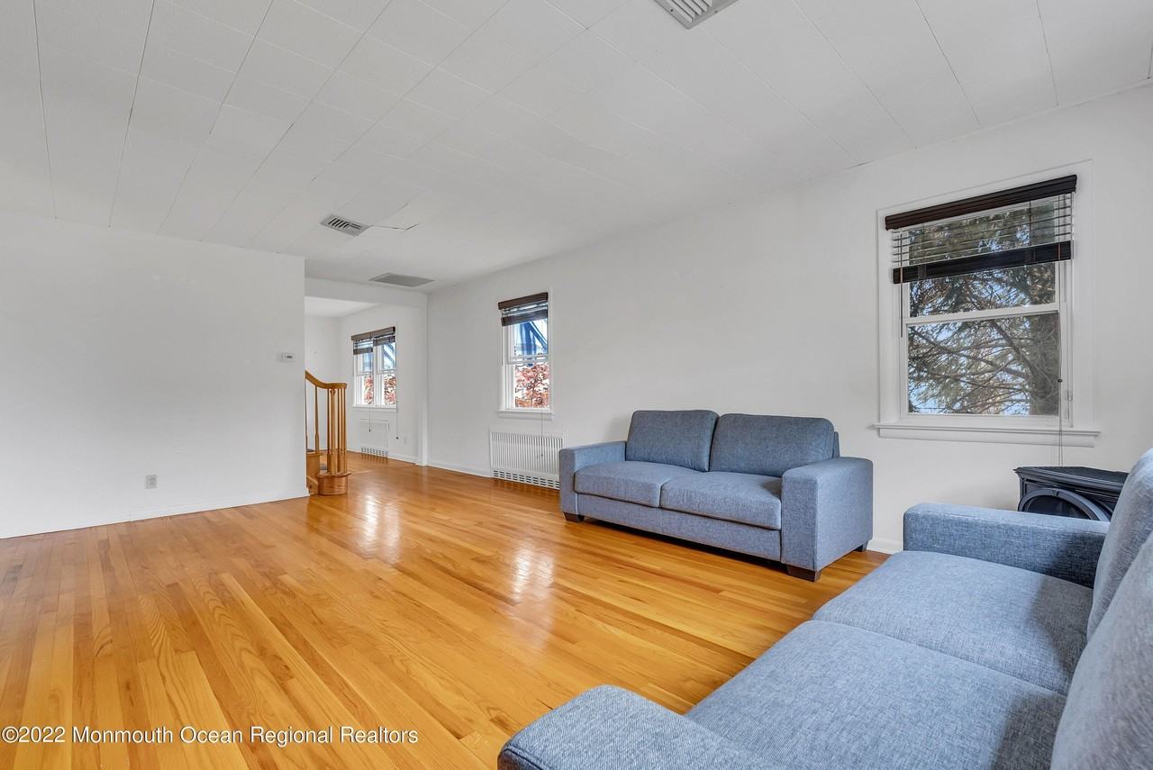 11 Elm Ave - Photo 4 of 23