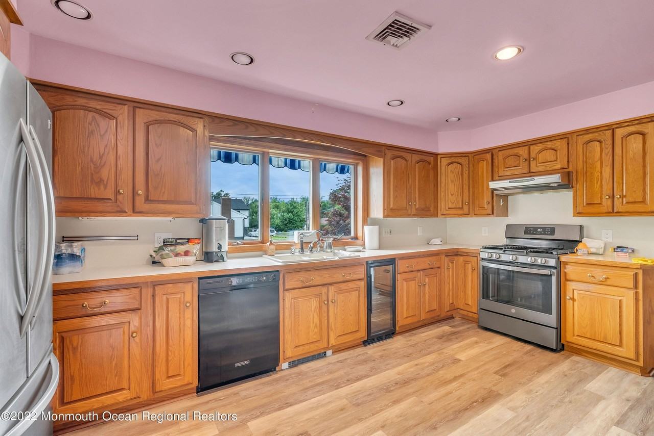 11 Elm Ave - Photo 6 of 23